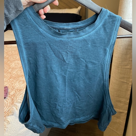Bundle of 2 Lululemon Tank Tops! Please read description for sizing. - Picture 2 of 12